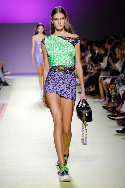 Look 26